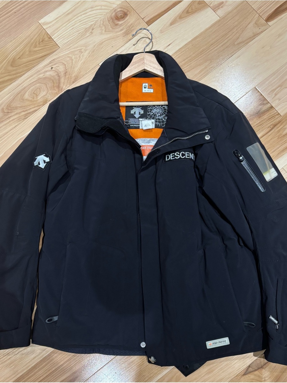 Descente Men’s High-Performance Technical Ski / Snowboard Jacket